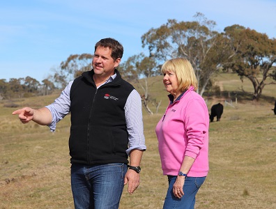 Peter Evans of Local Land Services has helped advise new rural landholder Susan Crowe